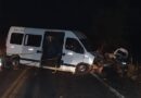 Colisão entre carro e micro-ônibus deixa feridos na BR-316 em Lagoa do PI