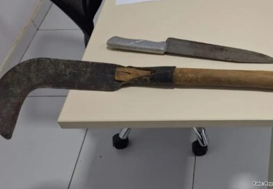 Homem é preso após ameaçar irmã com foice e faca na zona rural de Marcolândia