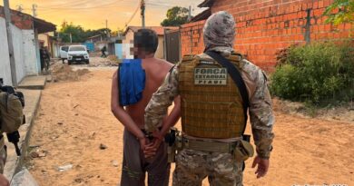 Operação contra facção prende nove pessoas e apreende armas em Luís Correia