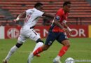 Spinelli marca no fim, e Vasco arranca empate com Medellín na Sul-Americana