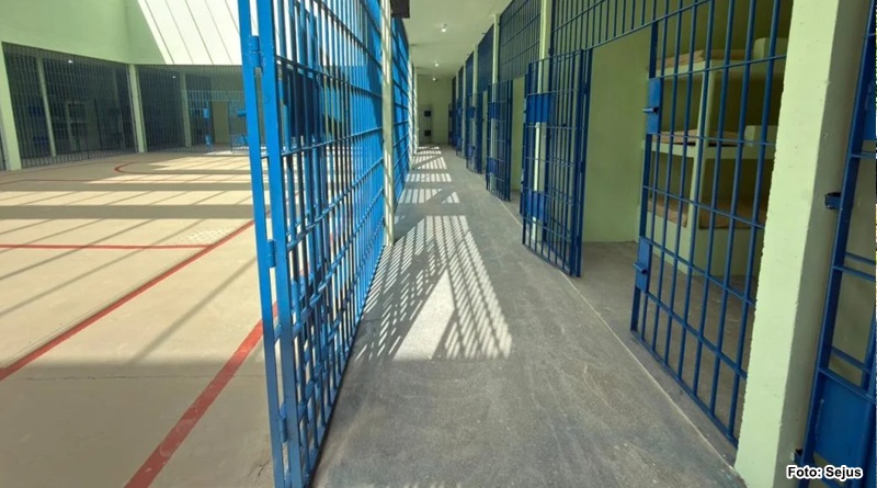 Dois detentos fogem de penitenciária em Altos; um é recapturado horas depois