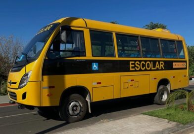 Com recursos próprios, Prefeitura de São João da Canabrava adquire novo micro-ônibus de R$ 436 mil para fortalecer os serviços públicos