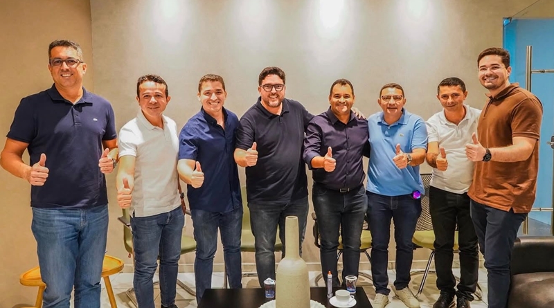 Jaillson Campos integra encontro de gestores do Vale do Guaribas por cooperação intermunicipal com secretário estadual de administração